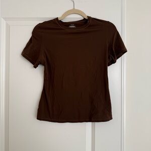 Skins fits everybody tee